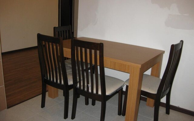 Iris House Resort & Apartment