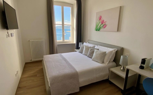 Five Flowers - Guest House