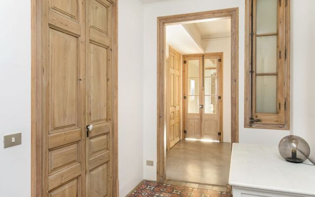 Spacious and luminous flat with balcony