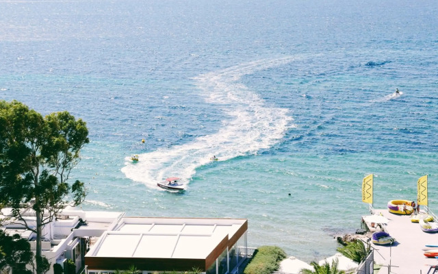 Divani Escape- Adults only