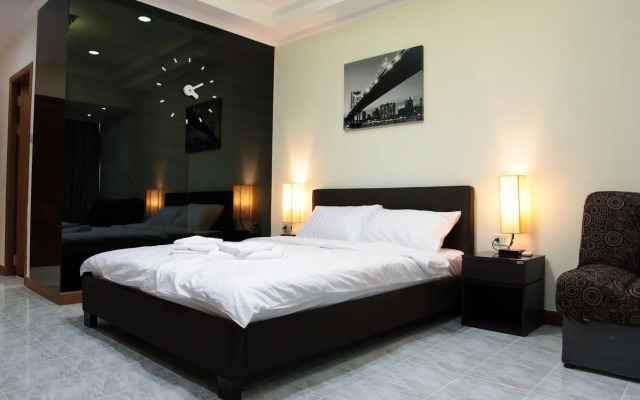 ThepThip ArtDeco Apartments