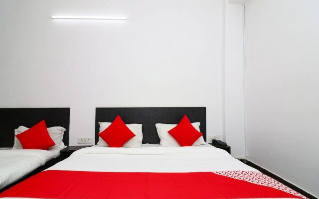 OYO 36432 Hotel Tarang