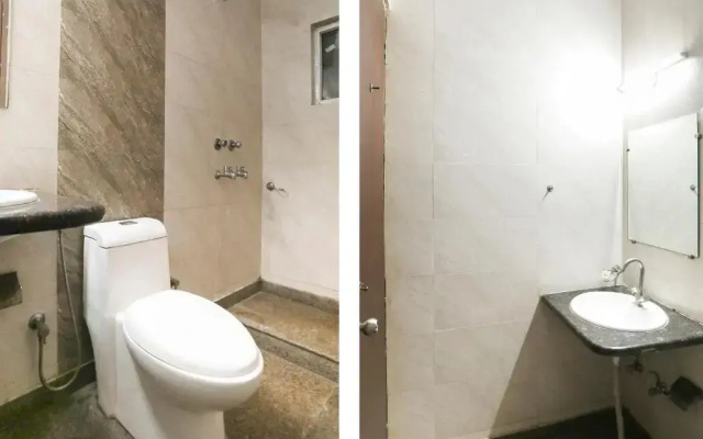 Hotel Sanfot by OYO Rooms