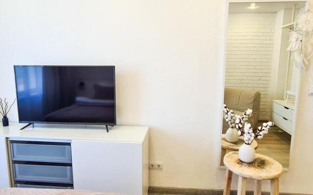 Мириады на улице Геологоразведчиков 2