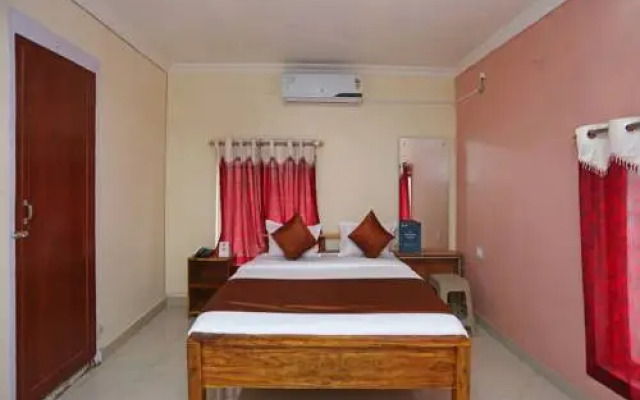 OYO 9009 near Railway Station