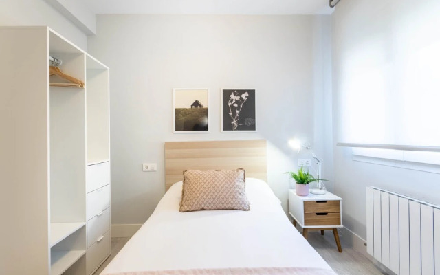 Old Town Vi Apartment With Parking By Aston Rentals