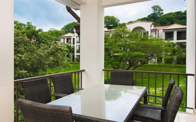 Nicely Decorated 3rd-floor Beauty With Pool-view Balcony in Coco