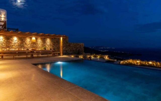 Breathtaking 5 Bedroom Villa With Private Pool