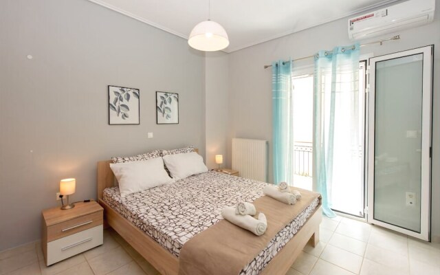 Thano's Stylish Flat, Just 150m To The Beach