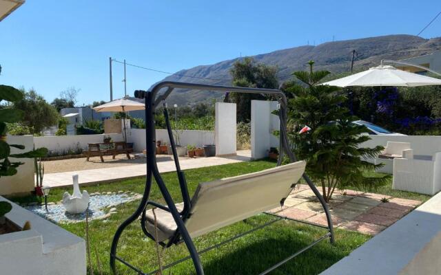 Maria's modern studio 5min from beach