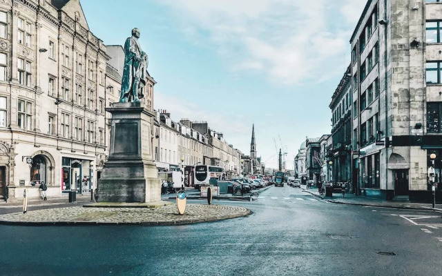Peaceful City Retreat in Edinburgh's Heart