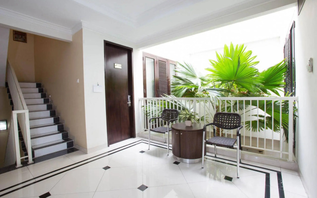RedDoorz Plus near Pondok Indah Mall