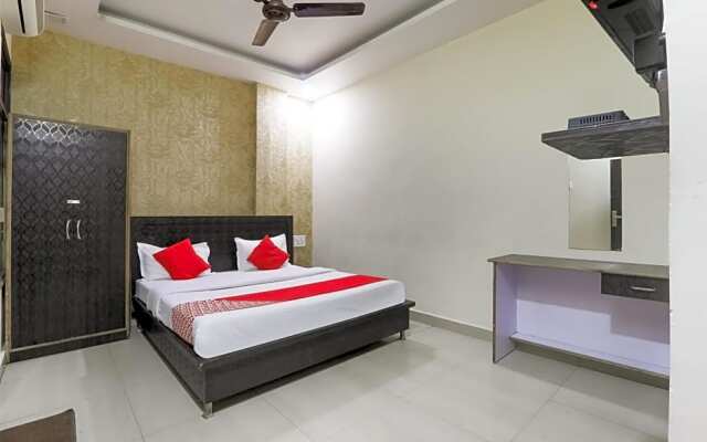 OYO 75205 Hotel Samrat