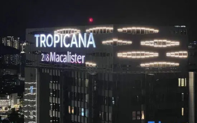 Tropicana 218: Spacious Luxury City 3BR 3car 11pax