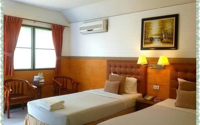 Lunar Hut Resort