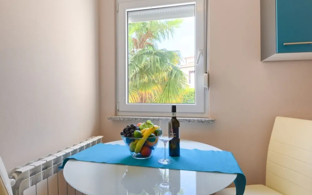 Modern apartment with pool, free Wi-Fi and air conditioning, ideal for a couple - Apartment in Porec - Photo 5