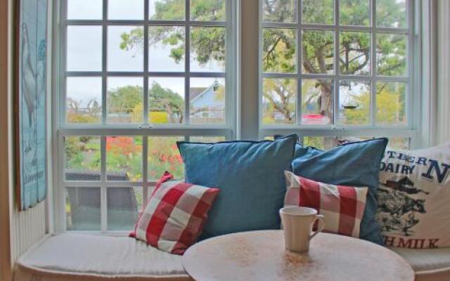 Dungeness Barn House Bed & Breakfast