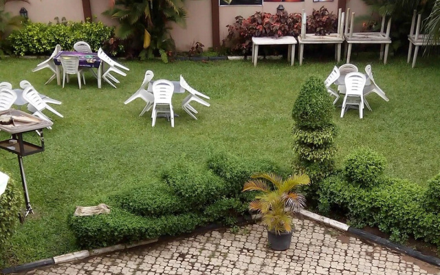 Esado Suites and Conference Alagbado