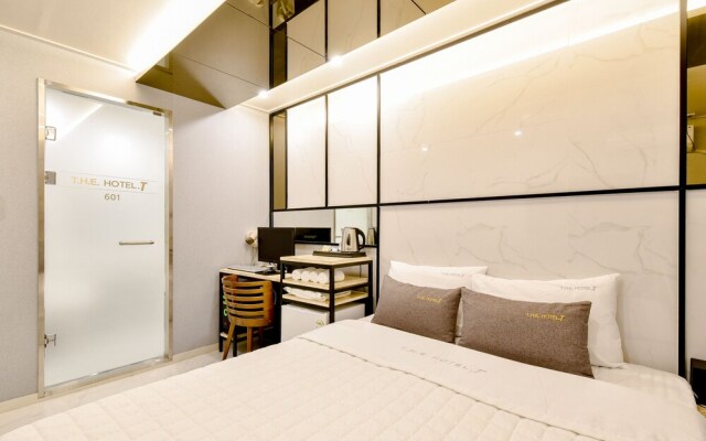 The SWEET Hotel