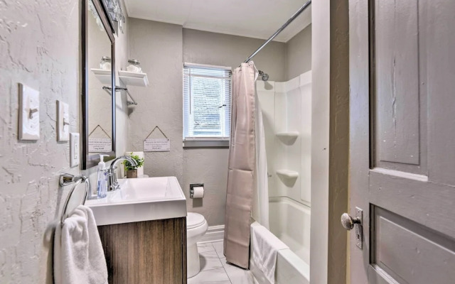 Niagara Falls Townhome: Near Wineries!