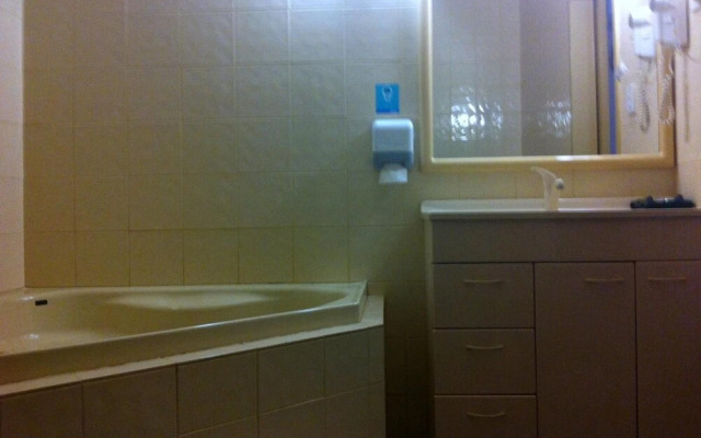 Westland Hotel Motel