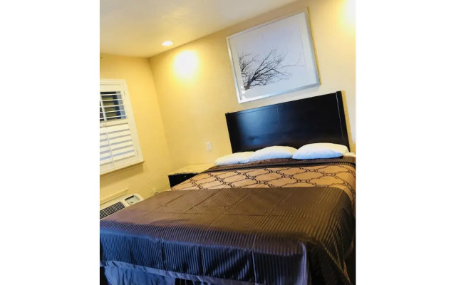 Bayshore Inn