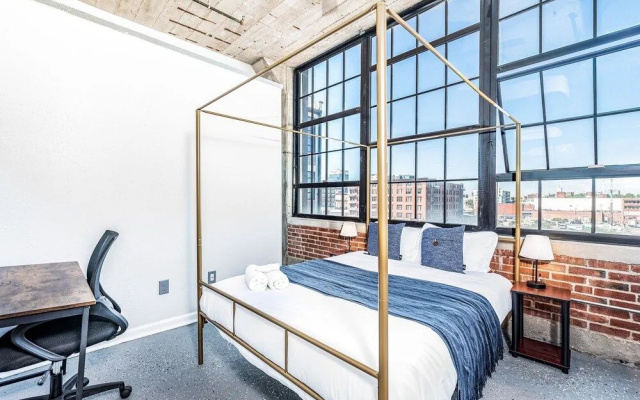 Stunning Architect Loft by Cozysuites
