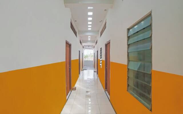 SPOT ON 92600 Mandiri Inn