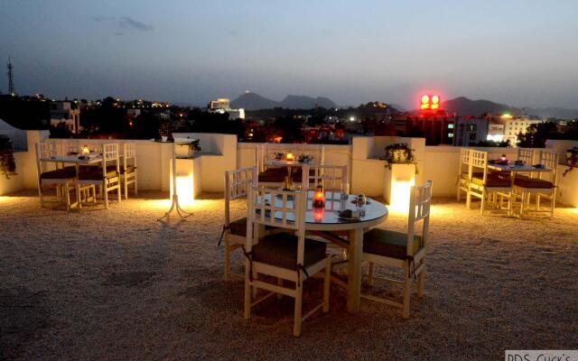 Golden Tulip Udaipur