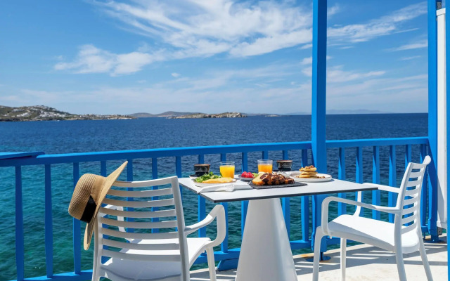 Bluetopia Suites