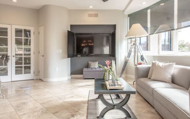 Extravagant Fountain Hills - 6 Br Home