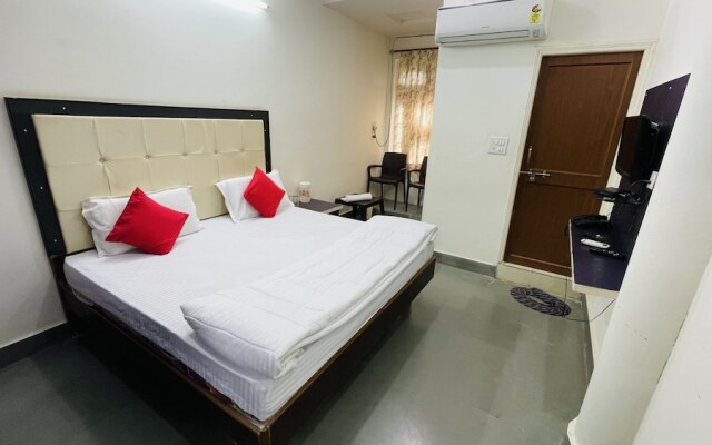 Hotel Prabhat Palace