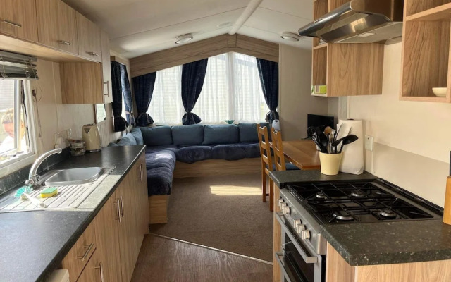 Budget 3 Bedroom Caravan With Decking at Heacham