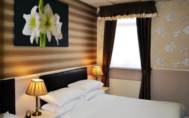 Lyndene Hotel