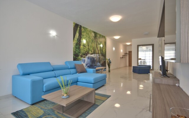 First Class Apartments Calleja by G&G