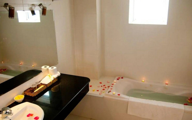 Golden Lotus Hotel