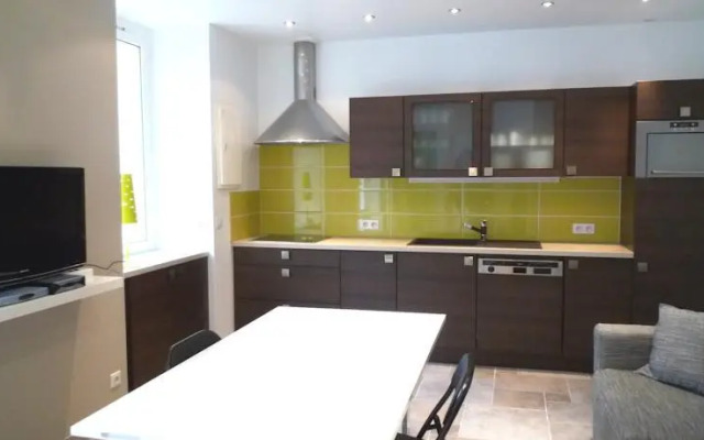 Livia Cannes Vieille Ville Rosella