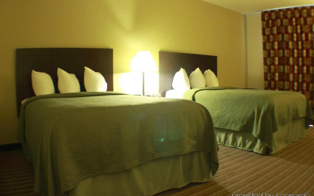 Quality Inn & Suites Pensacola Bayview