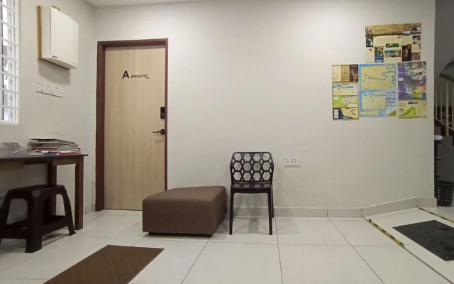 OYO HOME 90261 Hom2rex Kuching Homestay