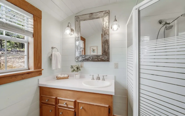 Lake Travis Waterfront Retreat