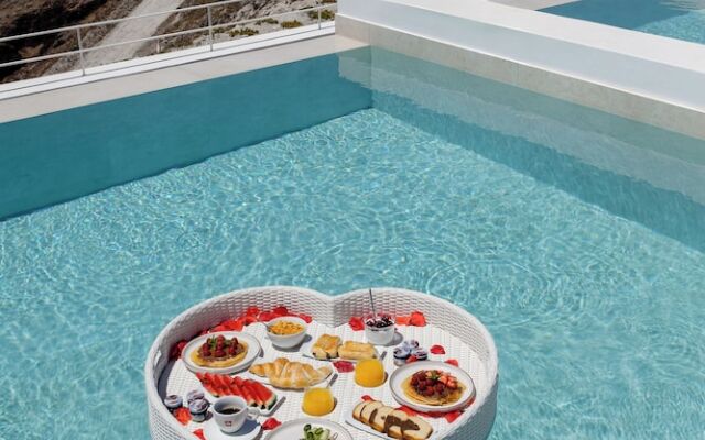 Omna Caldera Suites