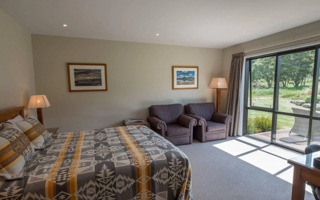 Manakau Lodge