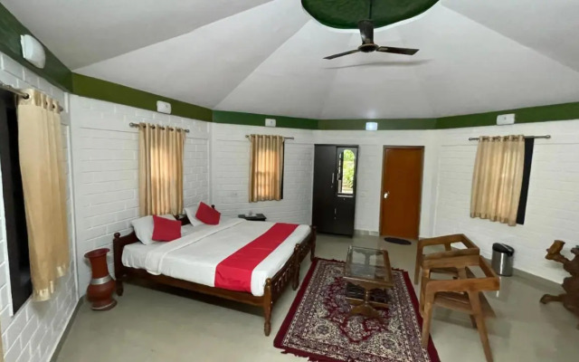 Karapuzha Lakeshore Resort