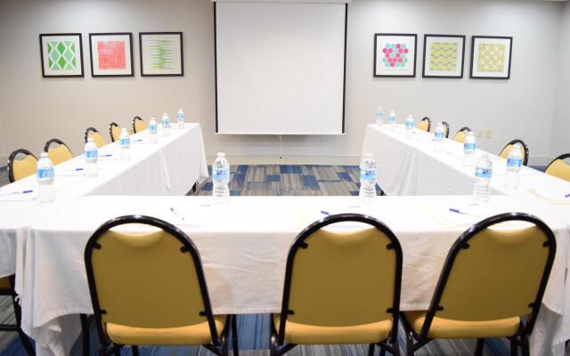 Holiday Inn Express Hotel & Suites West I 10 by IHG