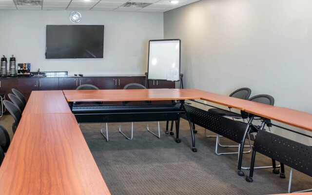 MainStay Suites Lincoln University Area