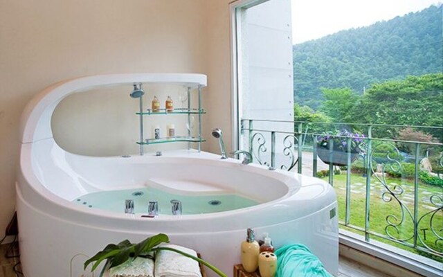 Gapyeong Rowa River View Pension