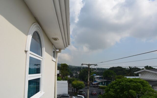 Отель Windsor Plaza