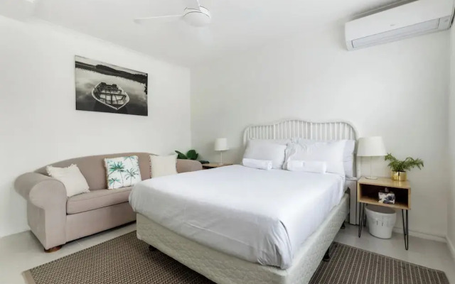 Lazy Days 1 by Stay Noosa