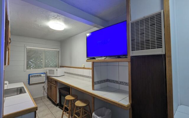 Majestic Rockies Motel