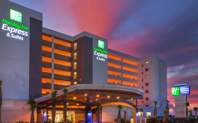 Holiday Inn Express & Suites Panama City Beach - Beachfront by IHG